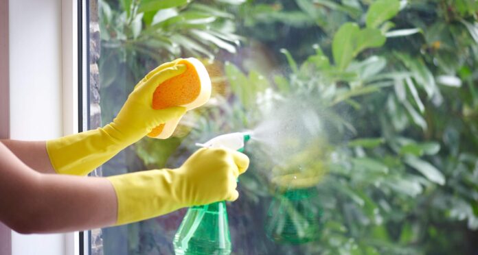 Dịch vụ lau kính giá tốt tại Buôn Ma Thuột